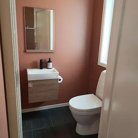Stor Og Trivelig Enebolig Pa Madla Сasa de vacaciones *