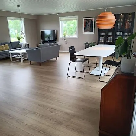 Hébergement de vacances Stor Og Trivelig Enebolig Pa Madla Stavanger