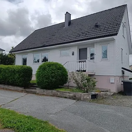 Stor Og Trivelig Enebolig Pa Madla